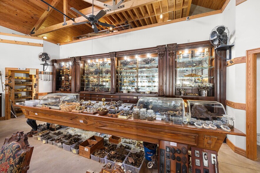 More Photos Of 1901 W Alabama St, Houston Freestanding For Sale