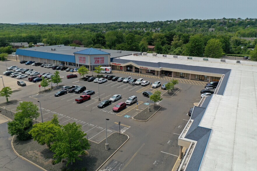 More Photos Of 1231 E Main St, Meriden Unknown For Lease