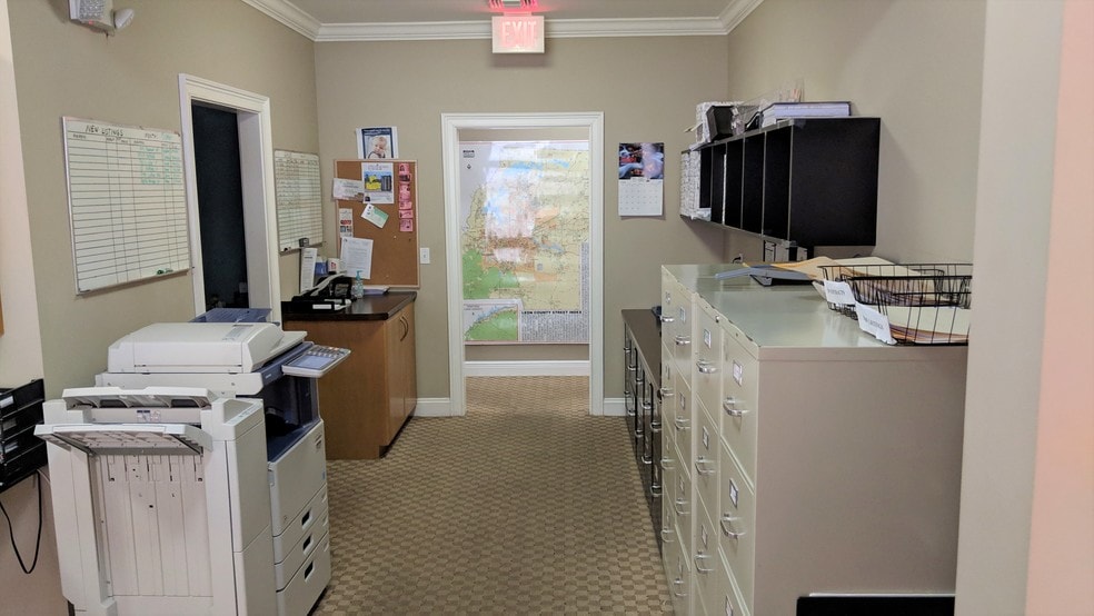 More Photos Of 2573 Barrington Cir, Tallahassee Office For Lease