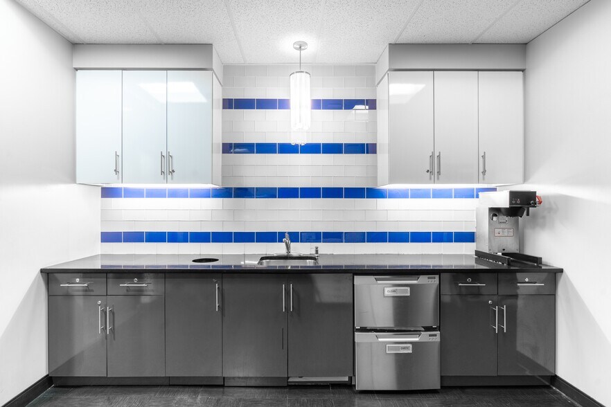 More Photos Of 10 Milner Business Ct, Toronto Coworking Space