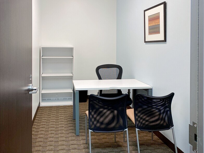 More Photos Of 603-690 Saint George Square Ct, Winston-Salem Coworking Space