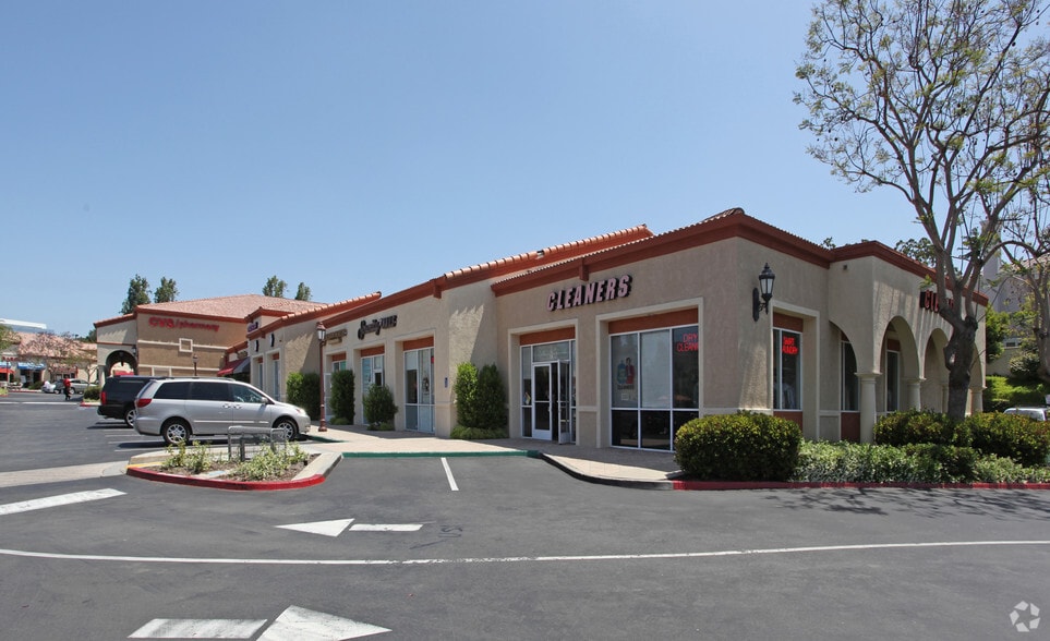 More Photos Of 8895 Towne Centre Dr, San Diego General Retail For Lease