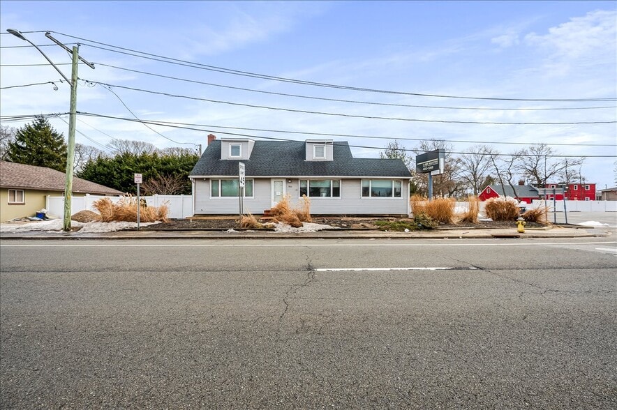Primary Photo Of 930 Sunrise Hwy, North Babylon Office For Sale