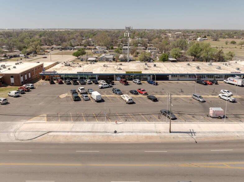 More Photos Of 4501-4609 S May Ave, Oklahoma City General Retail For Lease