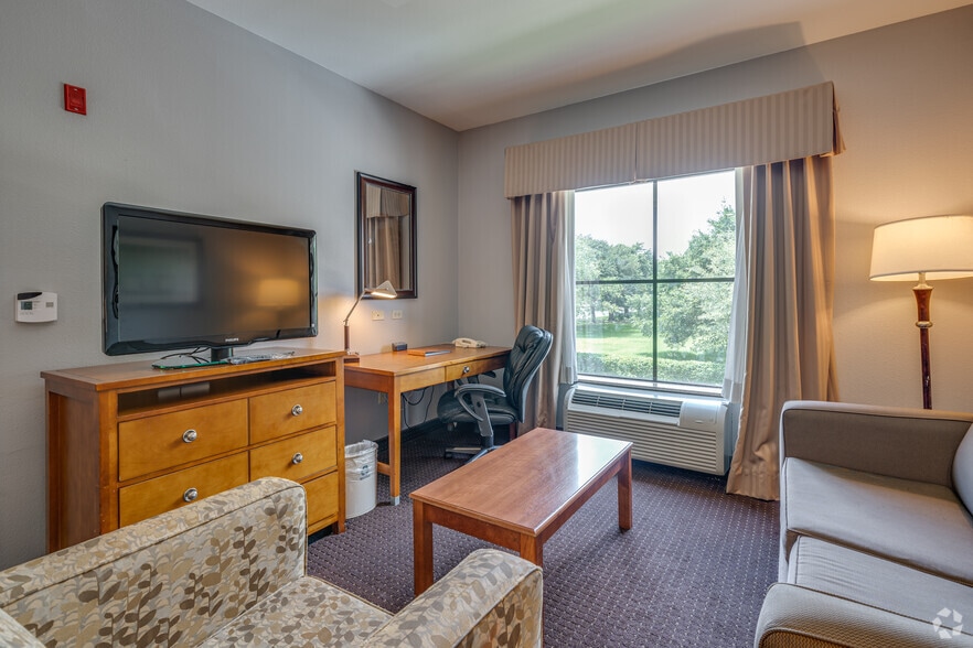 More Photos Of 14450 Park Row, Houston Hotel For Sale