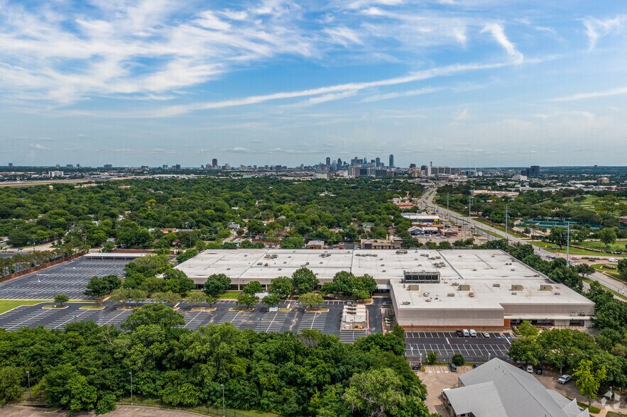 More Photos Of 8600 Harry Hines Blvd, Dallas Office For Lease