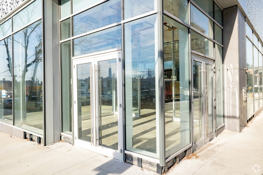 More Photos Of 200 Kent Ave, Brooklyn Office For Lease