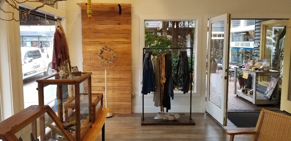 More Photos Of 101-107 S 1st St, La Conner Storefront For Sale