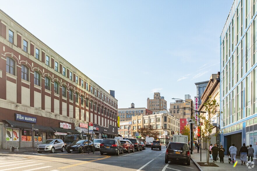 More Photos Of 425 Westchester Ave, Bronx Office For Lease