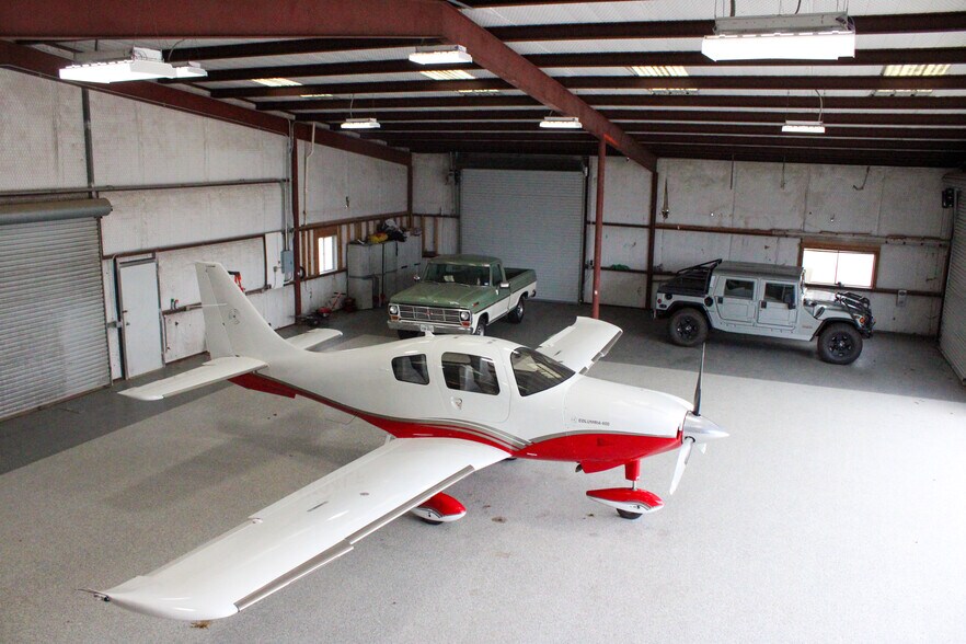 More Photos Of 28120 Boerne Stage Rd, Boerne Airplane Hangar For Sale