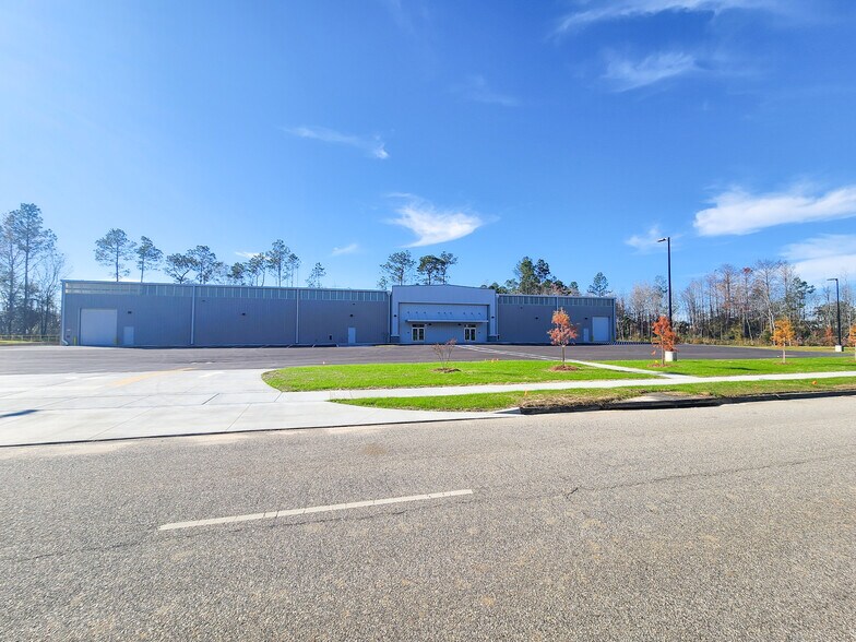 More Photos Of 5672 Commerce Blvd W. blvd, Mobile Industrial For Lease