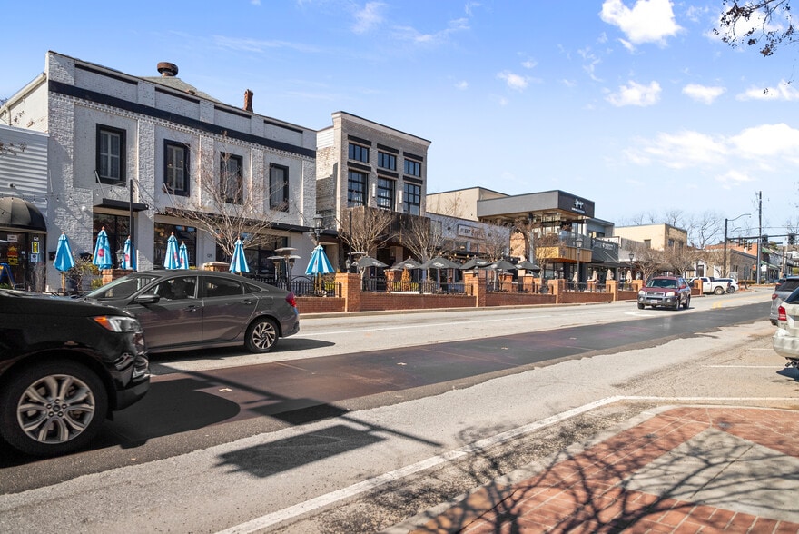 More Photos Of 163 Pike St, Lawrenceville Office For Lease