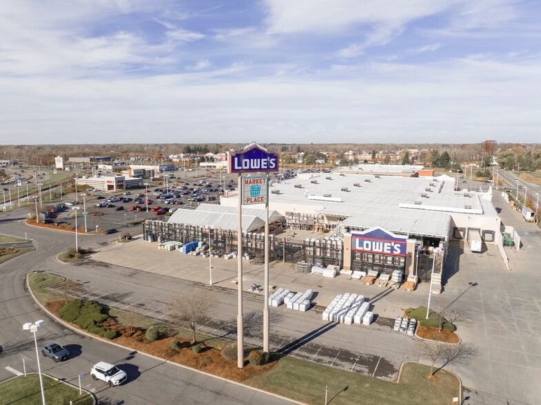 More Photos Of 5701-5849 E Circle Dr, Clay Unknown For Lease