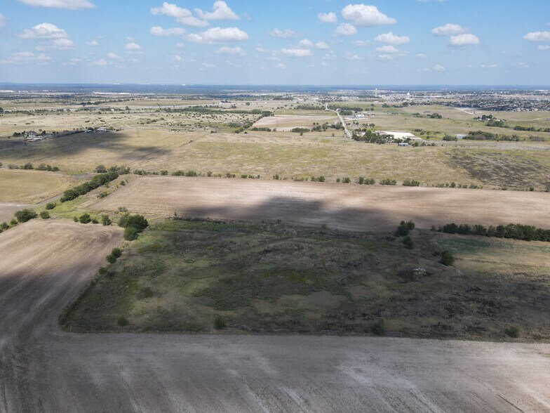 More Photos Of 601 County Road 375, Jarrell Land For Sale