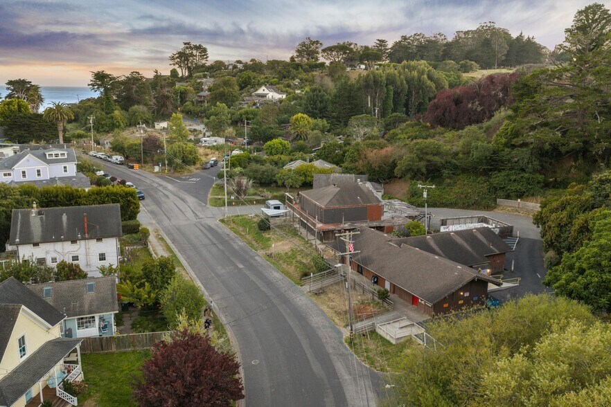 More Photos Of 16-22 Brighton Avenue, Bolinas General Retail For Sale