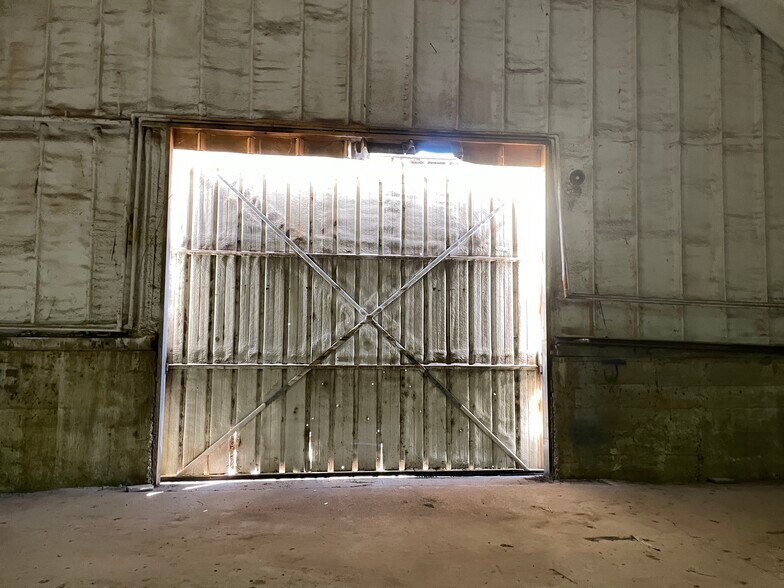 More Photos Of 103 E 1st St, Idalou Warehouse For Lease