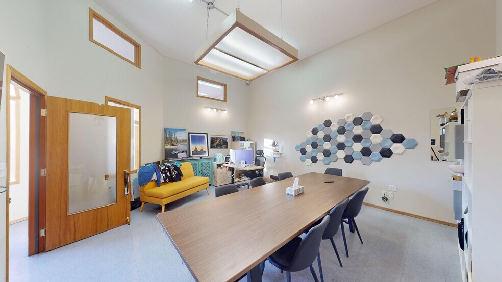 More Photos Of 800 Baker St, Cranbrook Storefront Retail Office For Sale