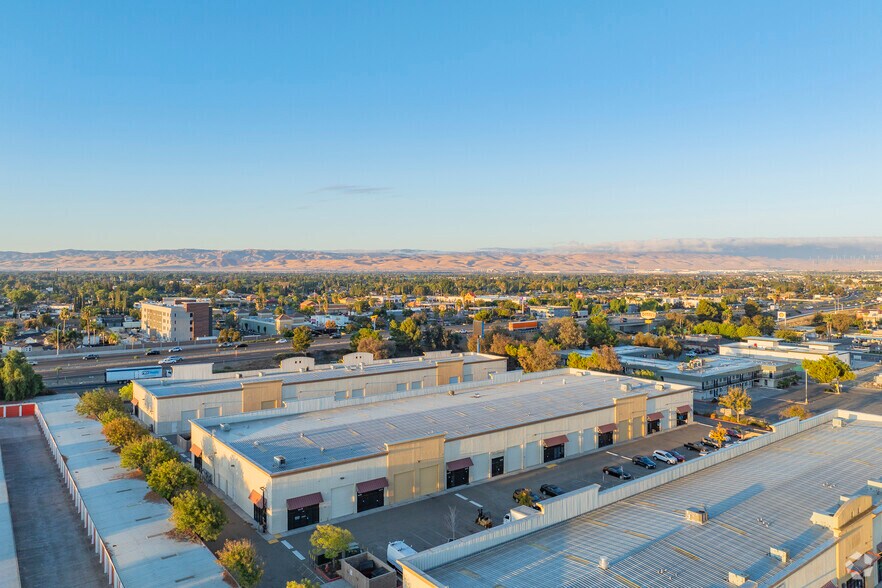 More Photos Of 460 W Larch Rd, Tracy Warehouse For Sale