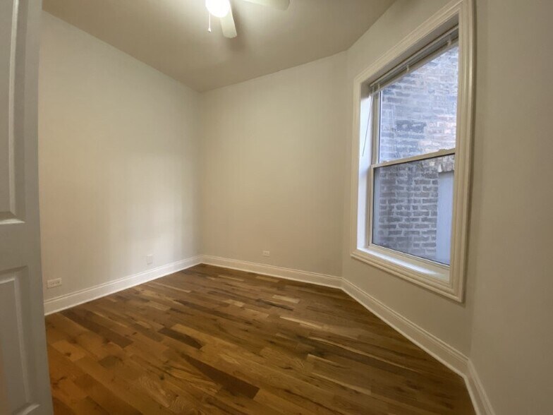 More Photos Of 4401-4403 N Clark St, Chicago Apartments For Lease