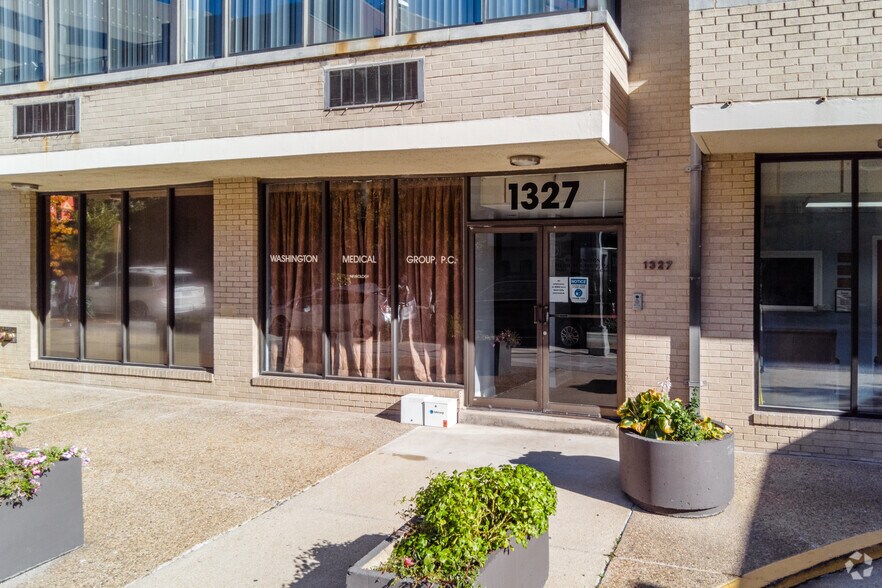 More Photos Of 1325 18th St NW, Washington Office For Lease