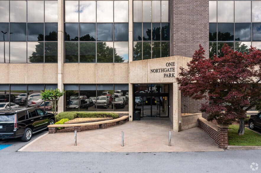 More Photos Of 2120 Northgate Park Ln, Chattanooga Medical For Lease