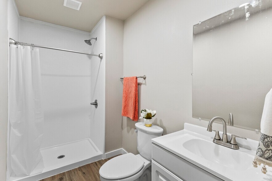 More Photos Of 4704 Judson Rd, Longview Office Residential For Sale