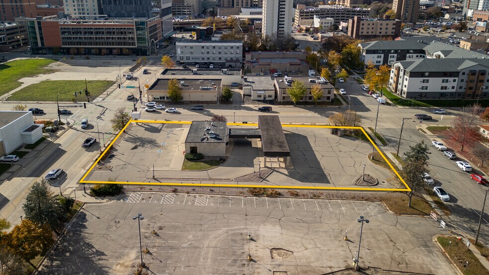 More Photos Of 209 E Center St, Rochester Bank For Lease