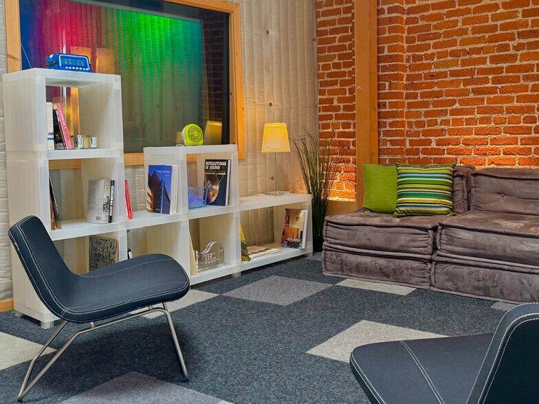 More Photos Of 449 S San Fernando Blvd, Burbank Loft Creative Space For Lease