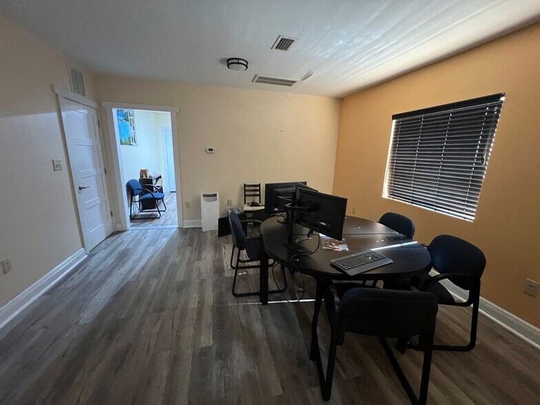More Photos Of 5208 St Paul St, Tampa Industrial For Sale