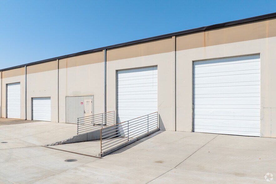More Photos Of 4391 Pell Dr, Sacramento Warehouse For Lease