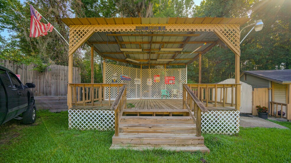 More Photos Of 3297 US 17 Hwy, Green Cove Springs Bar For Sale