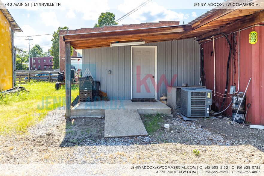 More Photos Of 1740 Main St, Lynnville General Retail For Sale