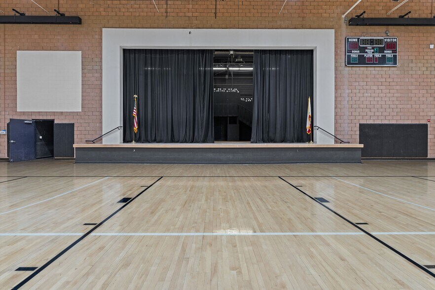More Photos Of 3700 W Avenue L, Lancaster Schools For Lease