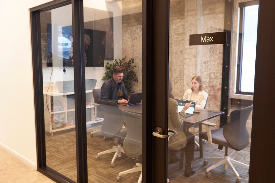 More Photos Of 1528 Webster St, Oakland Office For Lease