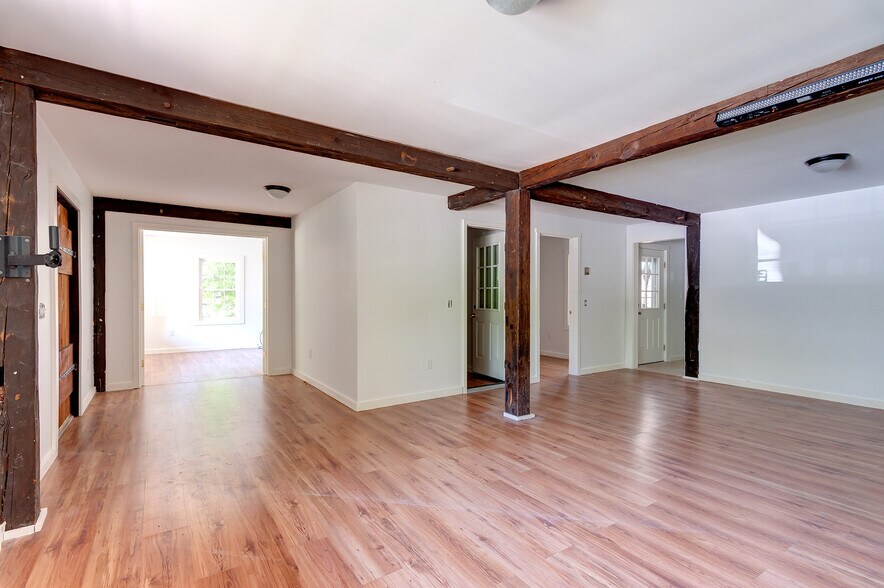 More Photos Of 750 Main St, Boylston Flex For Sale