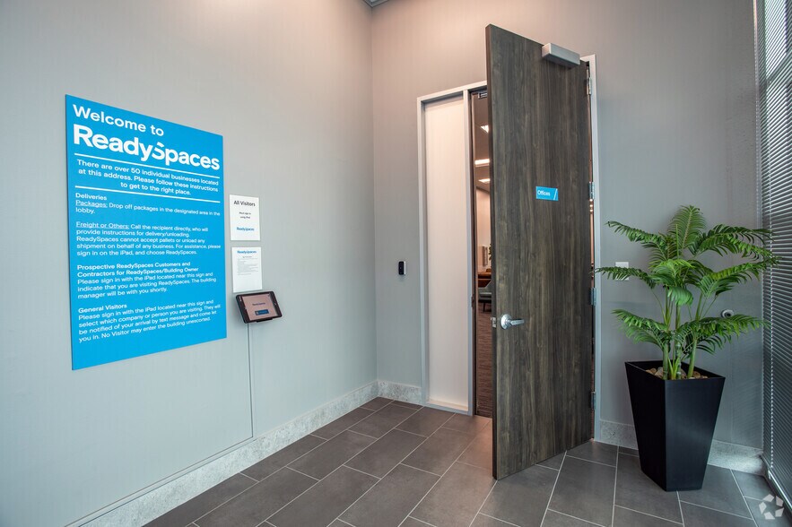 More Photos Of 2700 Louis Henna Blvd, Round Rock Warehouse For Lease