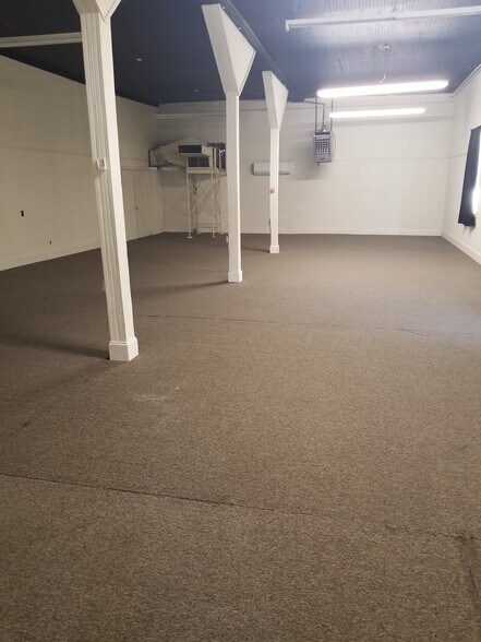 More Photos Of 114 N Church St, Waverly Loft Creative Space For Lease