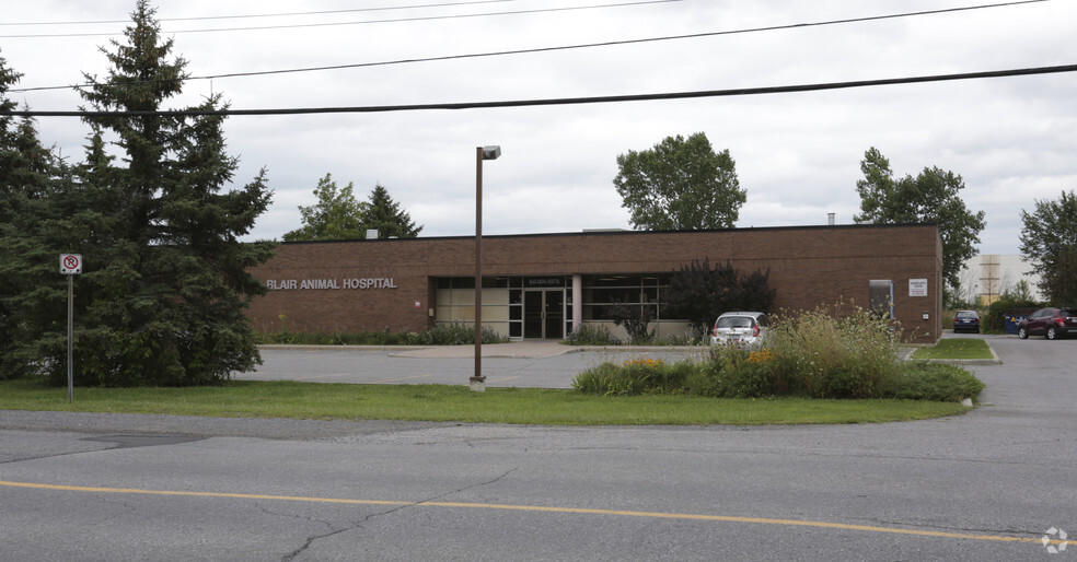 Primary Photo Of 849 Shefford Rd, Ottawa Veterinarian Kennel For Sale