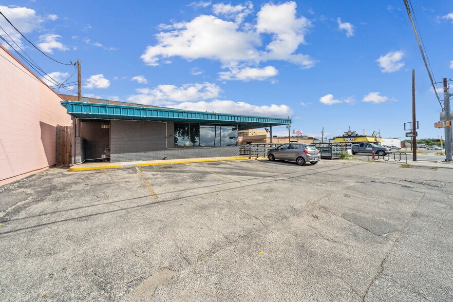 More Photos Of , San Marcos General Retail For Sale