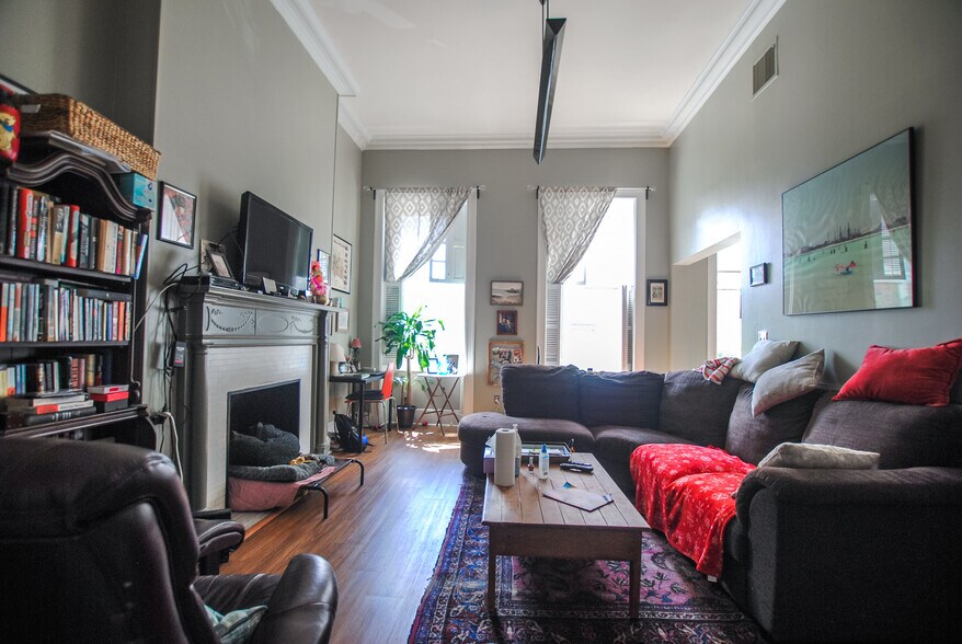 More Photos Of 809 Cathedral St, Baltimore Apartments For Lease