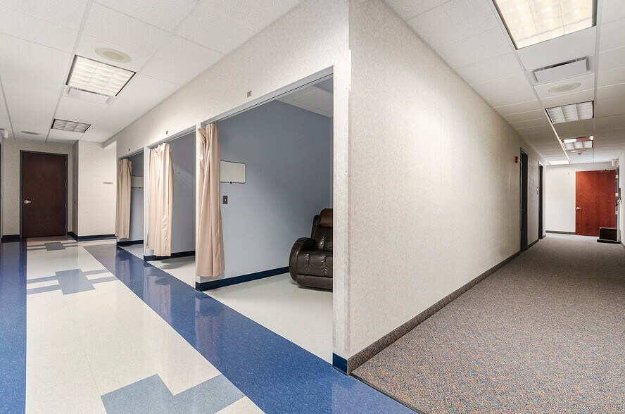 More Photos Of 9475 N Holly Rd, Grand Blanc Medical For Sale