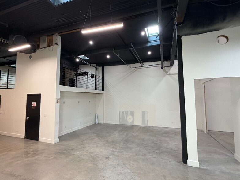 More Photos Of 2092 Concourse Dr, San Jose General Retail For Sale