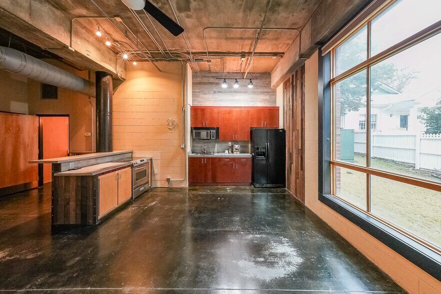 More Photos Of 319 Atlanta St, Marietta Office For Sale