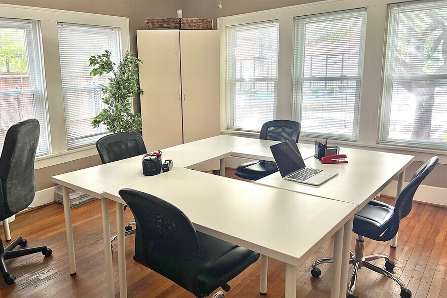 More Photos Of 2407 Waugh Dr, Houston Office Residential For Sale