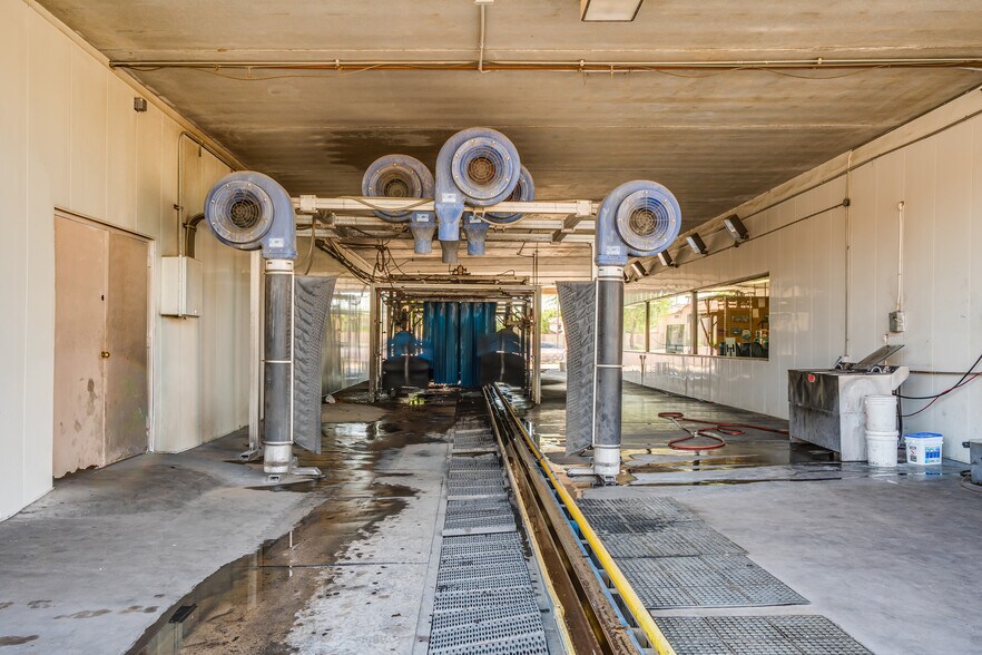 More Photos Of 5690 W Peoria Ave, Glendale Carwash For Sale