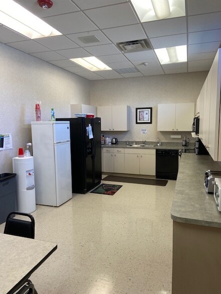 More Photos Of 12363 Hampton Park Blvd, Tampa Office For Lease