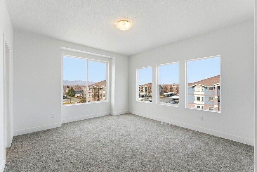 More Photos Of 132-144 E Chambord Ct, Sandy Apartments For Sale