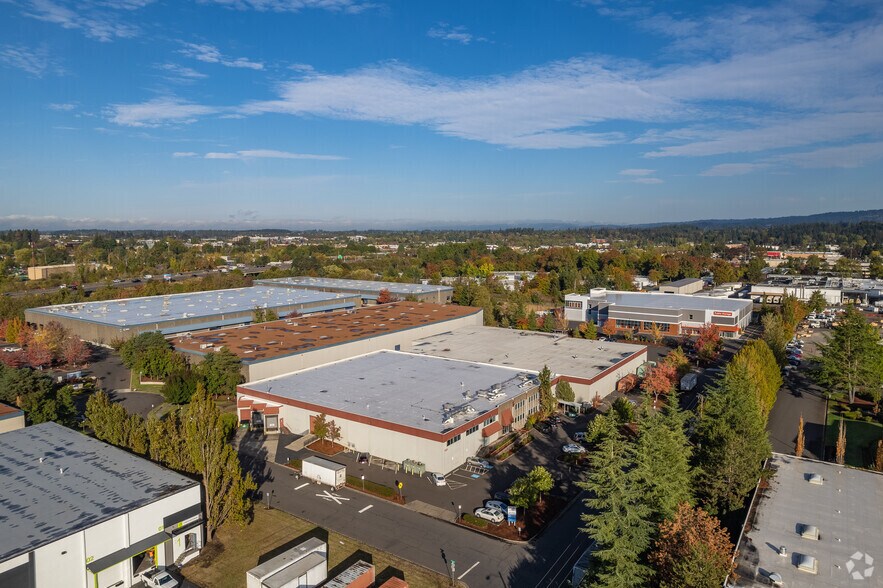 More Photos Of 5555 SW 107th Ave, Beaverton Distribution For Lease