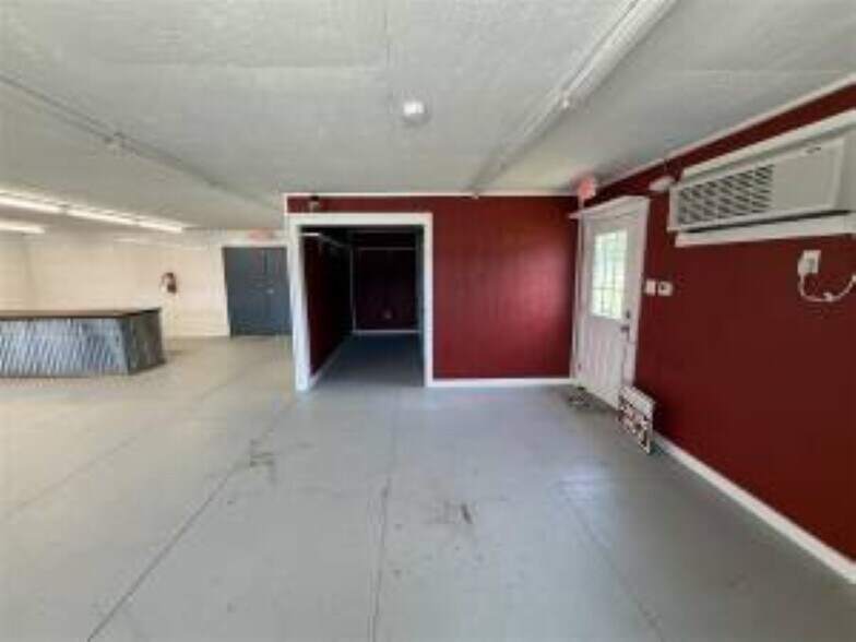 More Photos Of 11968 State Highway 64 W, Tyler Freestanding For Lease