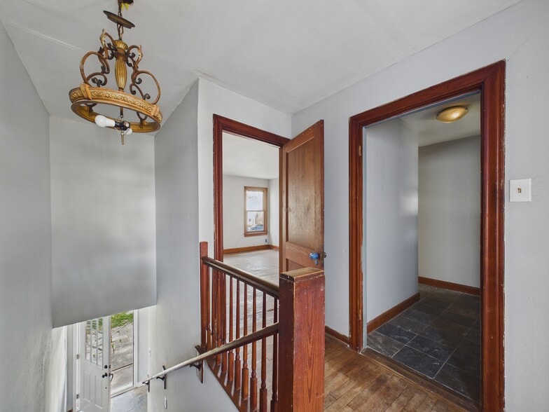 More Photos Of 1334 W 21st St, Houston Flex For Sale